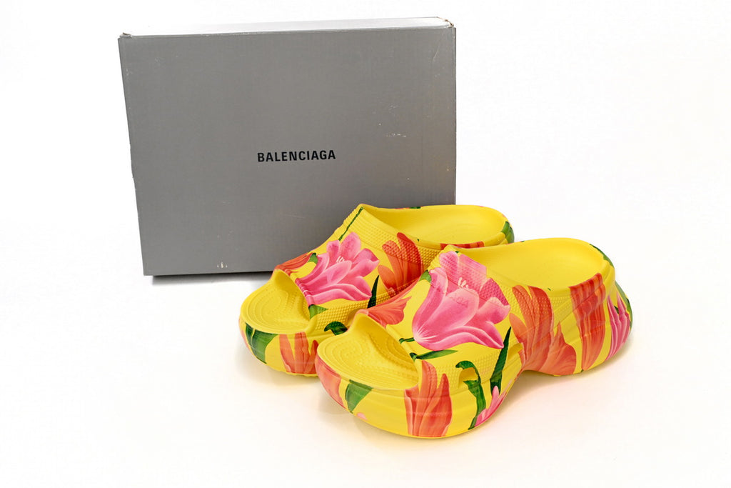 BALENCIAGA Pool Crocs Watermark Yellow 677389 W1S8F 7053
