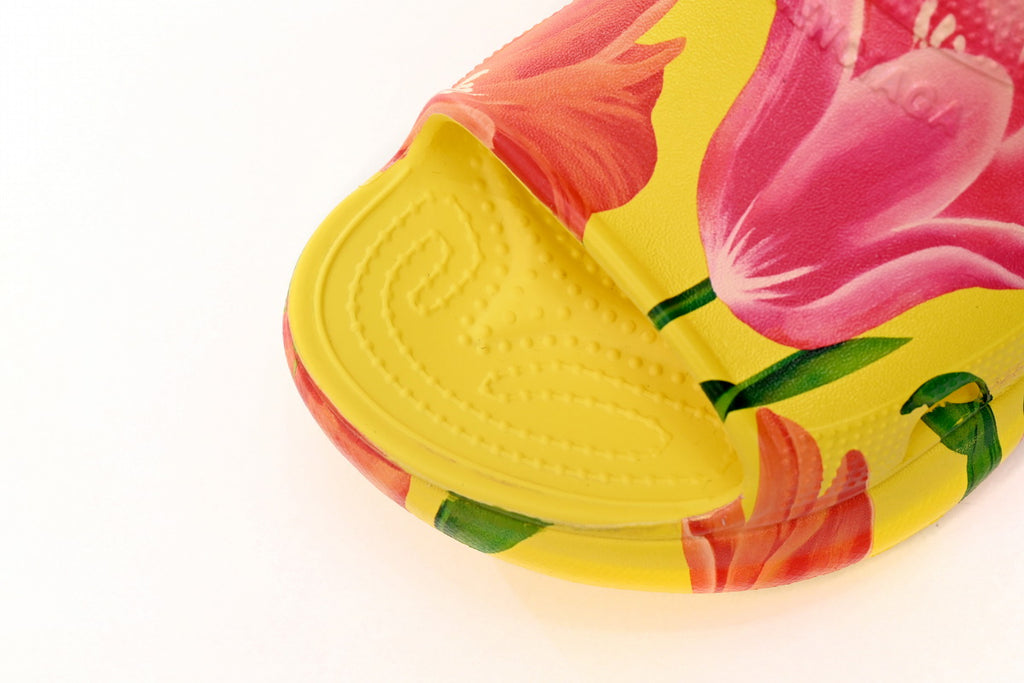 BALENCIAGA Pool Crocs Watermark Yellow 677389 W1S8F 7053