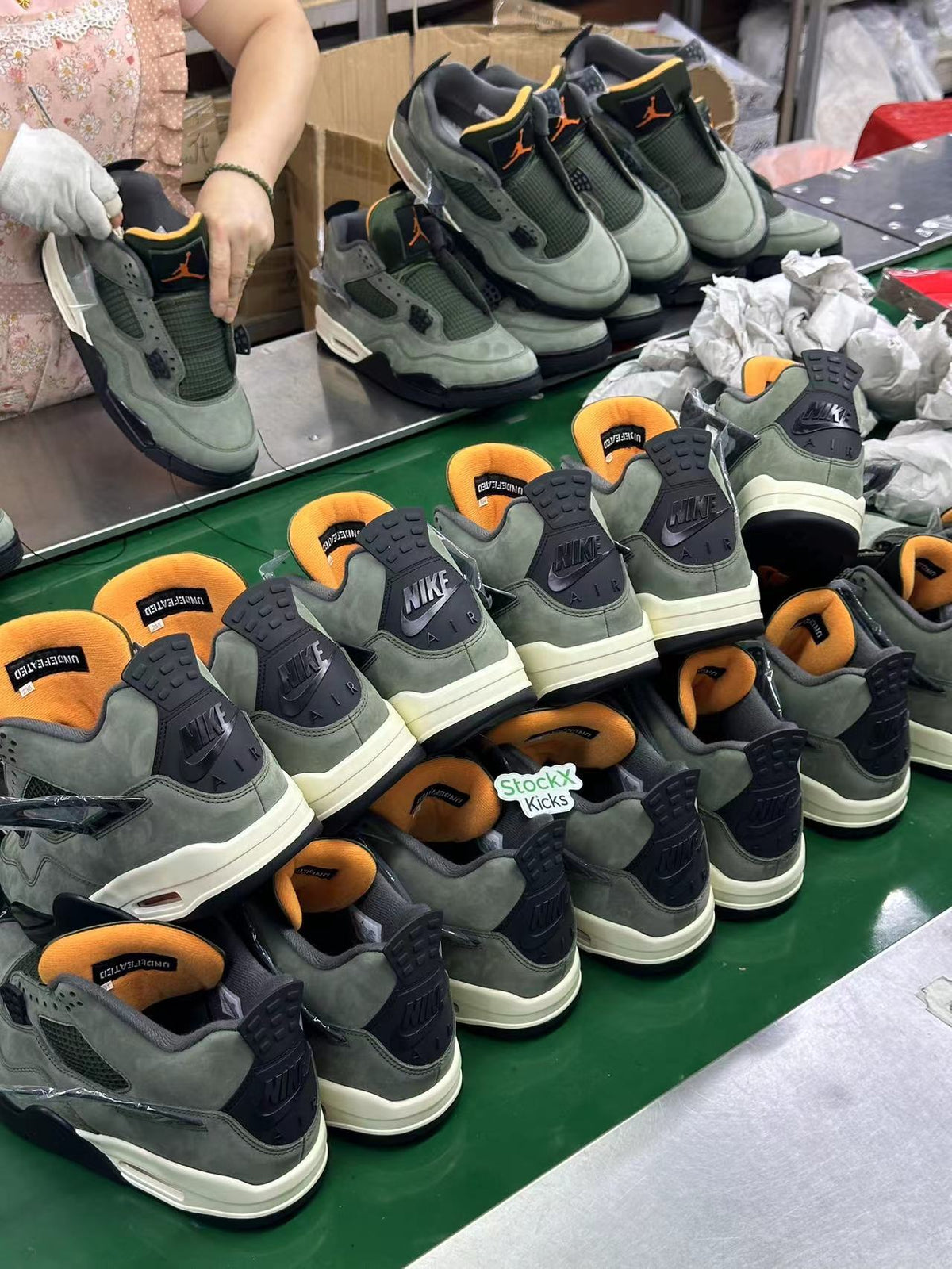 Air Jordan 4 Retro Undefeated (2025) IB1854-200